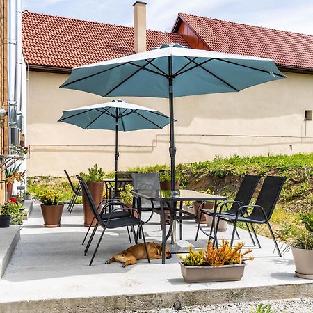 Sunny Apartment With Free Parking Zvolen Ngoại thất bức ảnh