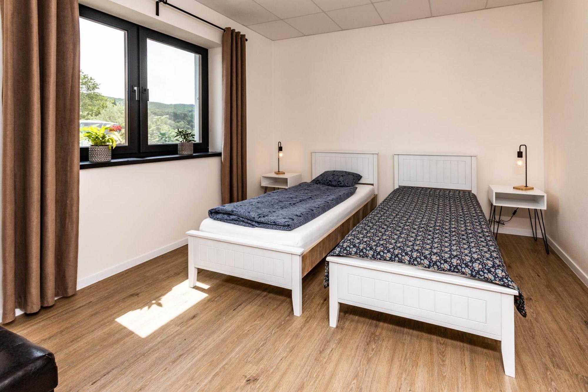 Sunny Apartment With Free Parking Zvolen Ngoại thất bức ảnh