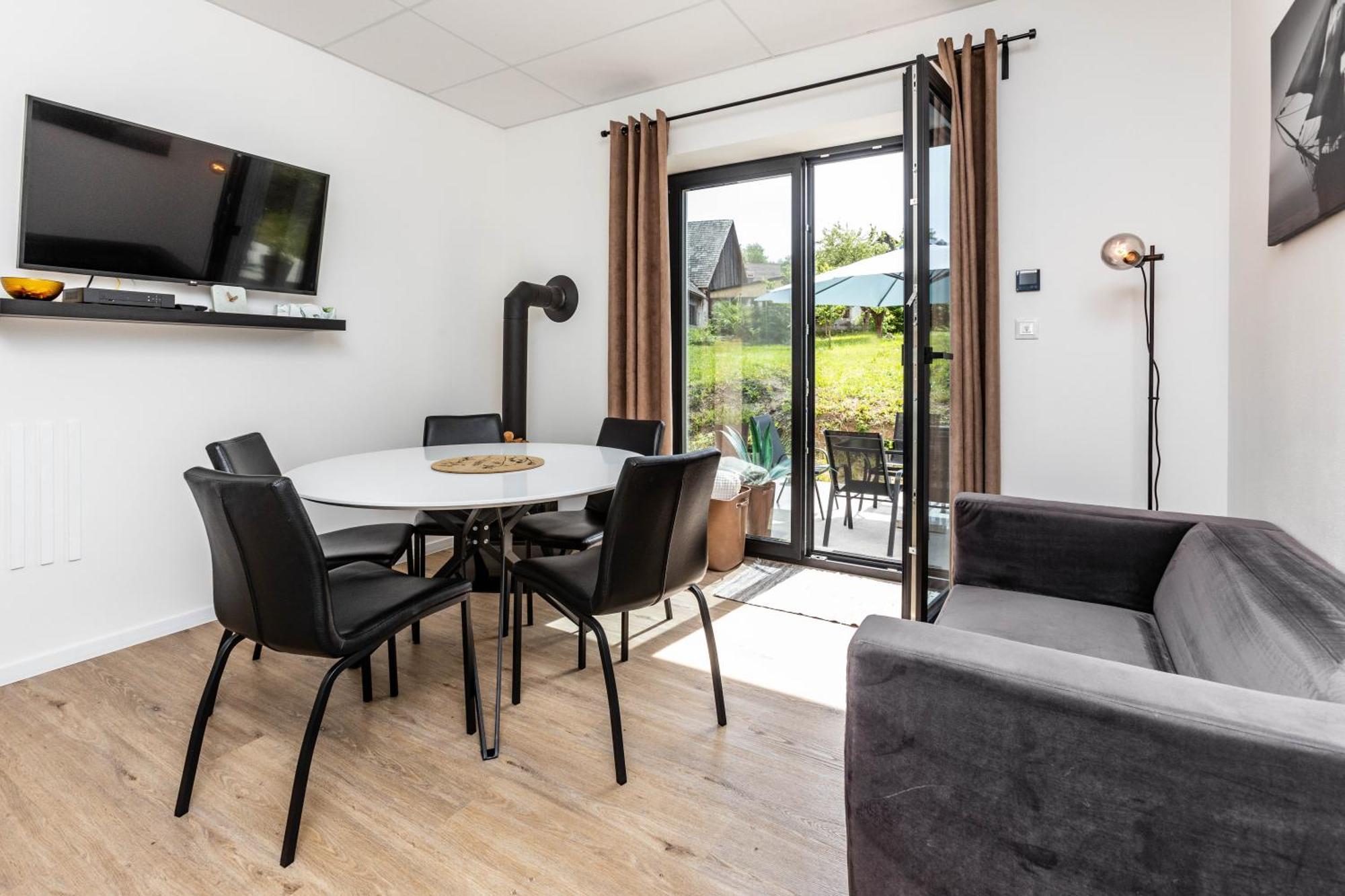 Sunny Apartment With Free Parking Zvolen Ngoại thất bức ảnh